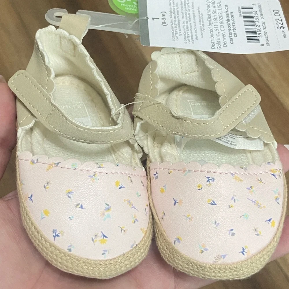 Carters baby NWT 0-3 month floral soft baby shoes